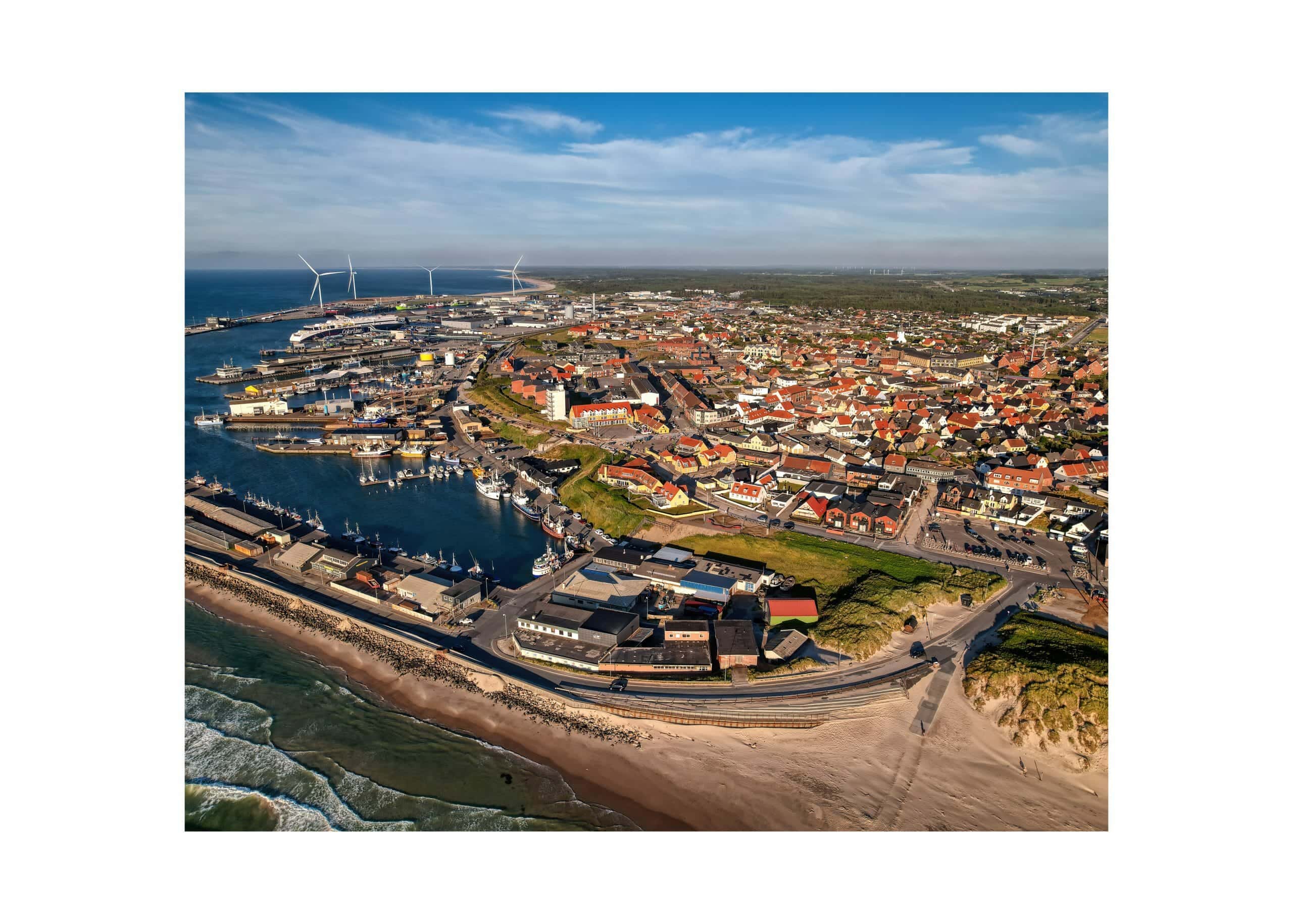 Hirtshals – Plakat – luftfoto fra CityPoster.dk